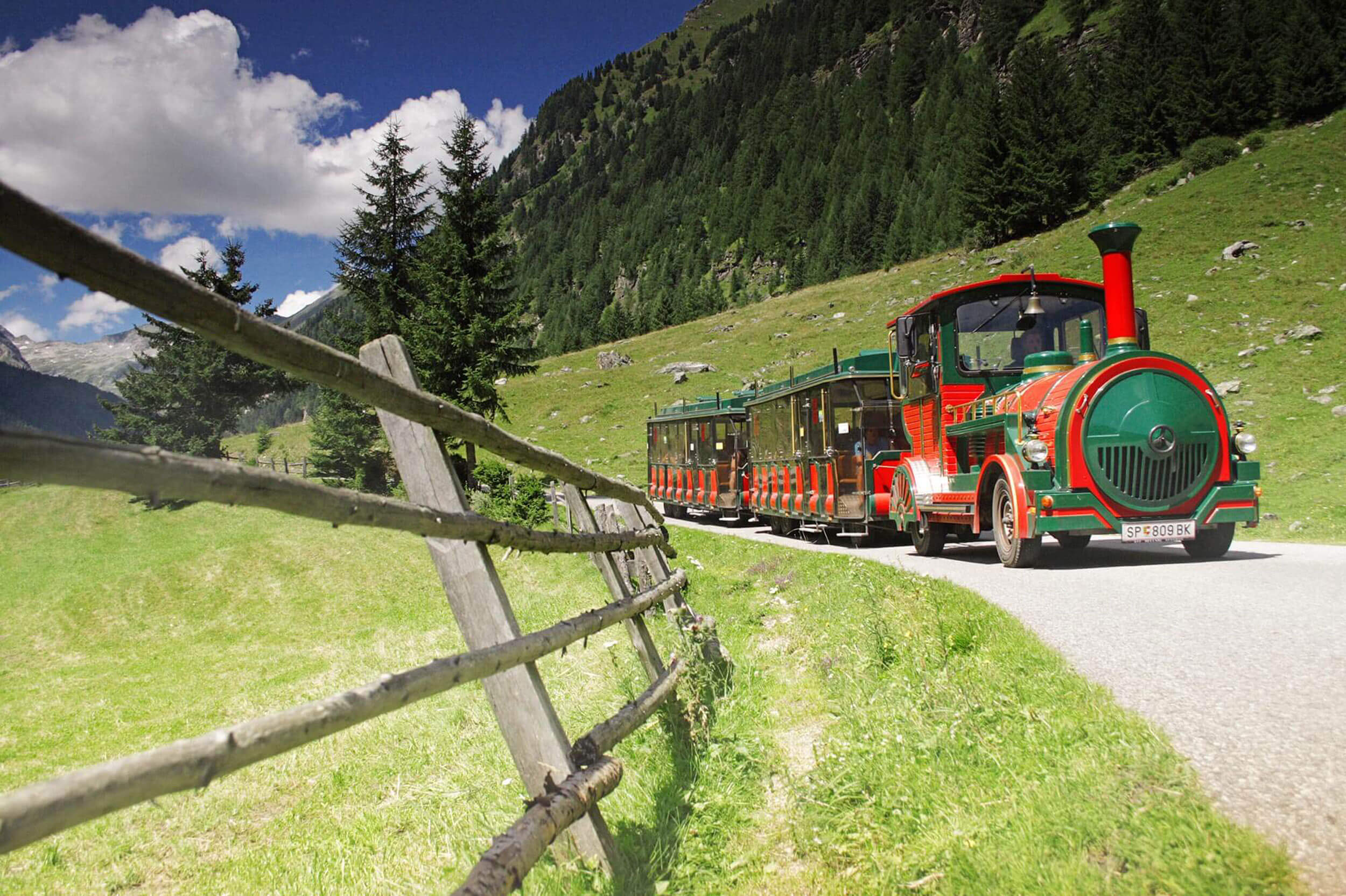 TschuTschu Bahn fahren am Bacherlebnisweg